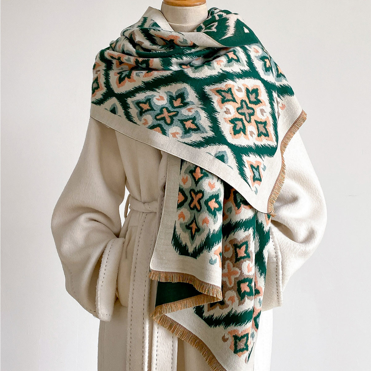 Damski dwustronny szal z imita – Woven Scarf Blanket recenzja i cena