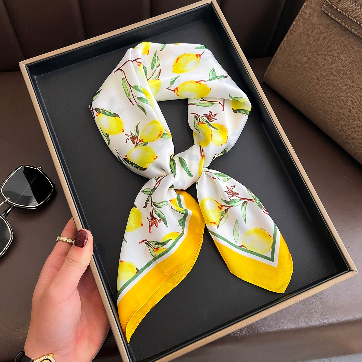 2025 Nowy żółty nadruk cytryny – Scarf Silk Square recenzja i cena